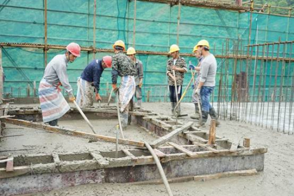縉云縣人民醫(yī)院遷建工程綜合樓順利封頂