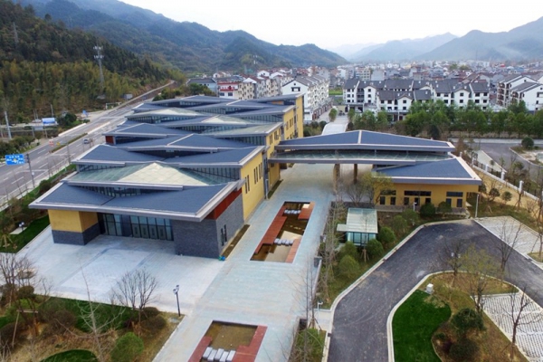 古堰畫鄉(xiāng)游客接待中心建設(shè)項(xiàng)目喜獲2019年度浙江省錢江杯獎(jiǎng)（優(yōu)質(zhì)工程）建設(shè)工程